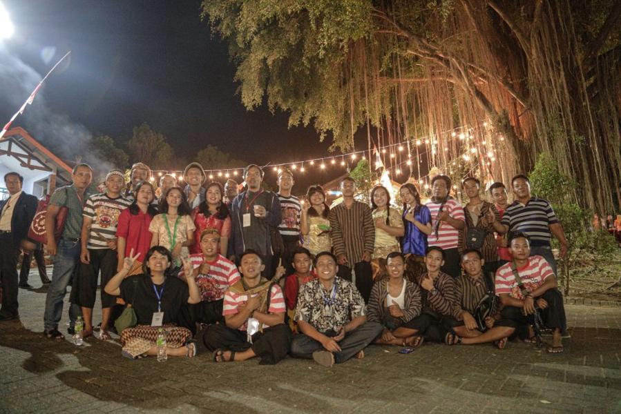 Crew musik tradisional Lesung dan JULA-JULI Dok: Komsos Surabaya